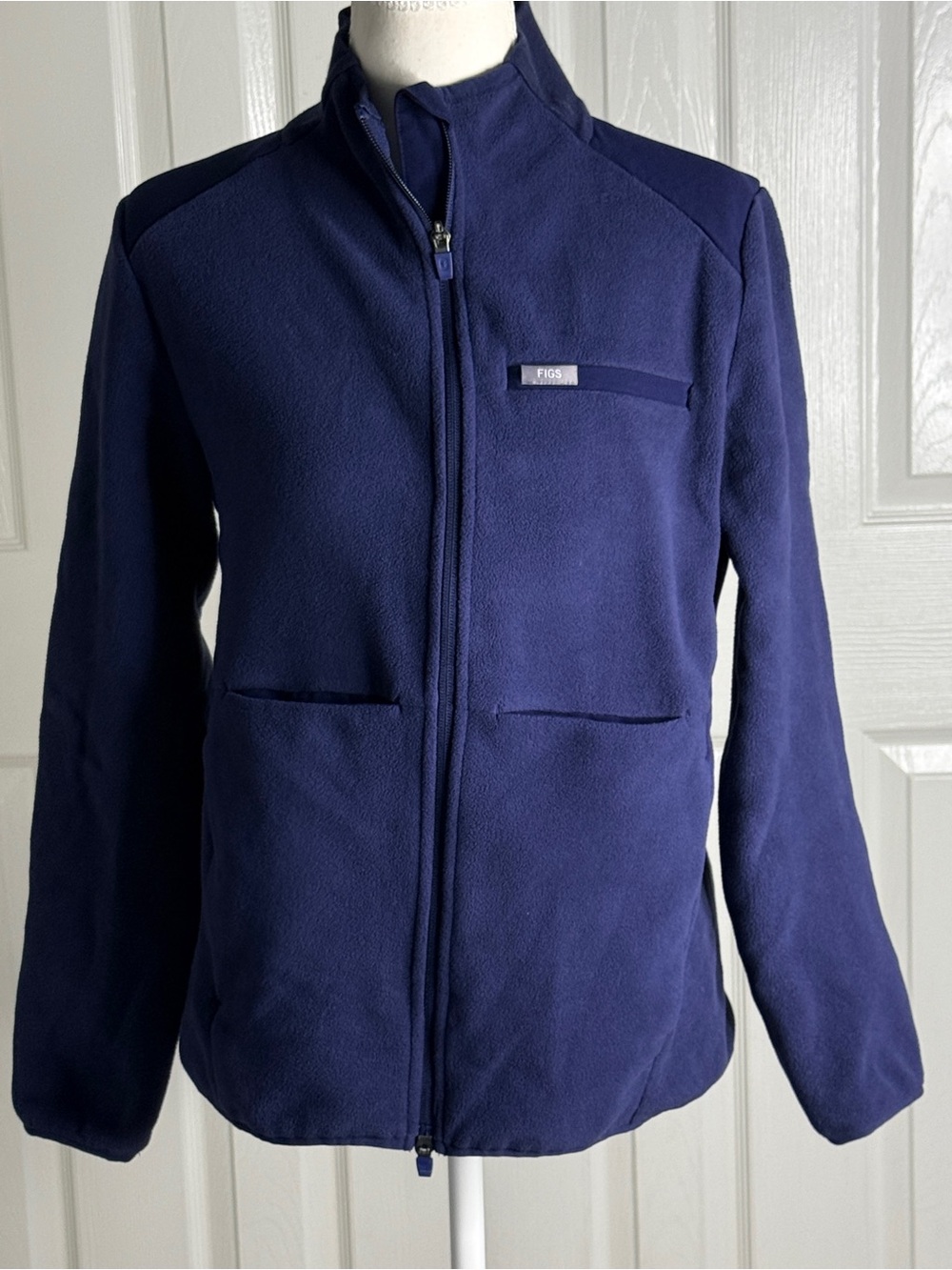 FIGS Navy On-Shift Fleece Full Zip Scrub Jacket Size S EUC WXXOW1007